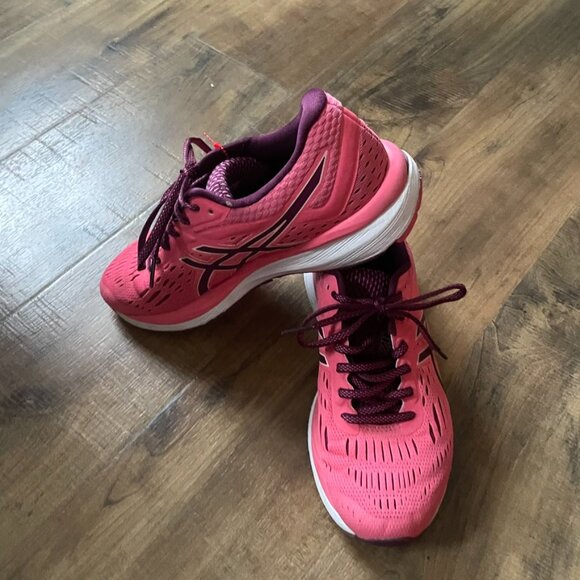 ASICS Gel-Excite 8 Women’s Running Shoes Pink Maroon Size 8 - Great Condition - Picture 2 of 7